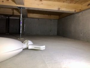 基礎断熱の床下　掃除