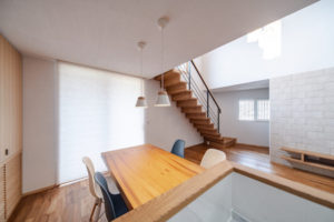 廿日市で最上級の快適性　廿日市パッシブハウス　明るいリビング